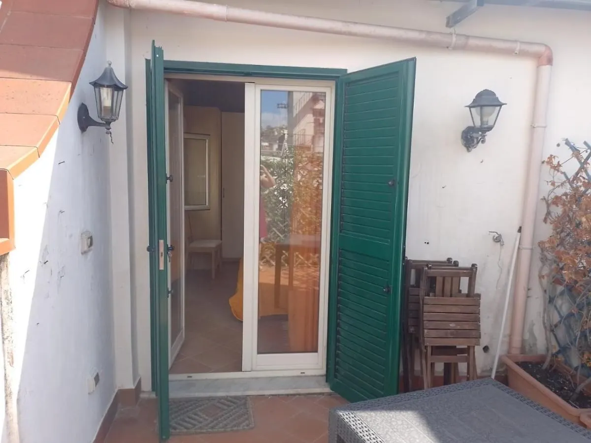 Uno Sguardo Sui Tetti Apartment Naples Italy